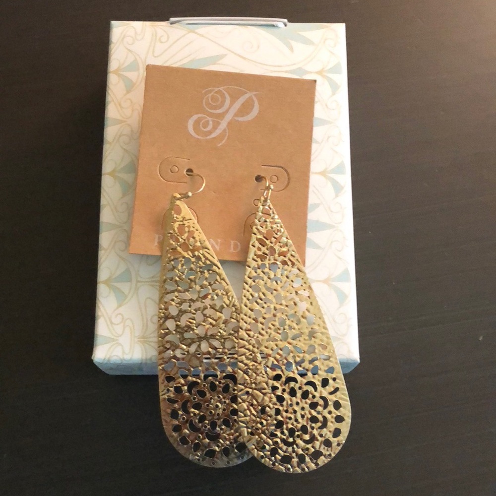 Gold earrings